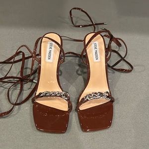 Steve Madden new in the box underrated brown patent heels